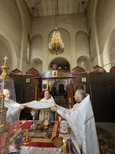 В Богоявленском мужском монастыре в Великую Субботу совершили Вечерню в соединение с Литургией., 