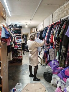 26 апреля 2026 года, в Неделю 3-ю по Пасхе и памяти святых жен-мироносиц, в рамках социального проекта «ДАР»,  в Богоявленском мужском монастыре города Челябинска, состоялась благотворительная  раздача одежды и обуви прихожанам святой обители  и жителям , 