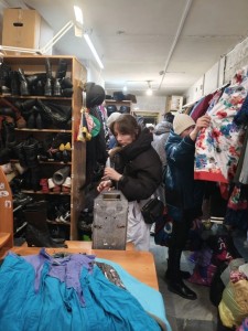 В Богоявленском  мужском монастыре  состоялась  благотворительная раздача одежды и обуви., 