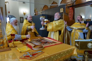 В Богоявленском мужском монастыре города Челябинска совершили Божественную Литургию., 