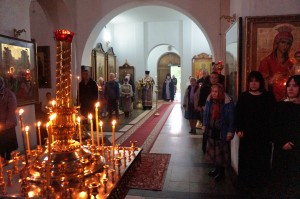 ​​​​​​​В канун праздника Воздвижения Честного и Животворящего Креста Господня, в Богоявленском мужском монастыре совершили всенощное бдение., 