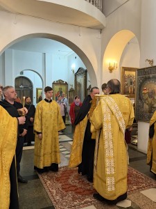 В канун Недели 1-й по Пятидесятнице,  Игумен Нестор (Болков ) возглавил всенощное бдение в Богоявленском мужском монастыре Челябинска., 