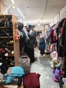 В Богоявленском  мужском монастыре  состоялась  благотворительная раздача одежды и обуви., 