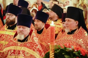 Игумен Нестор (Болков)с клириками Богоявленского мужского монастыря принял участие в  общегородской Пасхальной вечерни в кафедральном  Соборе города Челябинска ., 