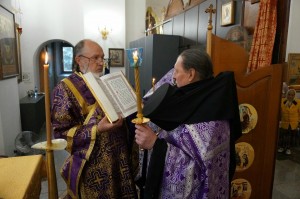 ​​​​​​​В канун праздника Воздвижения Честного и Животворящего Креста Господня, в Богоявленском мужском монастыре совершили всенощное бдение., 