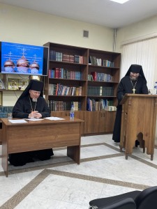 29 июня 2026 года в Богоявленском  монастыре прошло совещание с помощниками благочинных и помощниками настоятелей по социальному служению, по религиозному образованию и катехизации, по молодёжной работе, по миссионерскому служению Монастырского благочиния, 