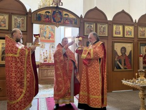 В день памяти жен-мироносиц Игумен Нестор (Болков ) совершил Божественную Литургию в Богоявленском мужском монастыре  Челябинска., 