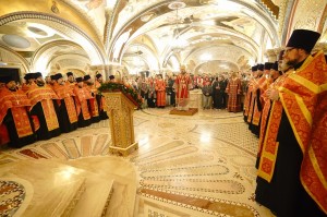 Игумен Нестор (Болков)с клириками Богоявленского мужского монастыря принял участие в  общегородской Пасхальной вечерни в кафедральном  Соборе города Челябинска ., 