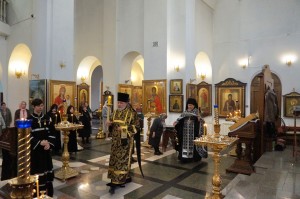 9 апреля 2026 года Игумен Нестор (Болков )совершил Утреню Великой Пятницы с чтением двенадцати Евангелий в Богоявленском мужском монастыре города Челябинска ., 