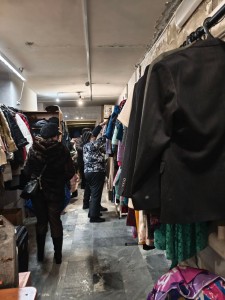 В Богоявленском  мужском монастыре  состоялась  благотворительная раздача одежды и обуви., 