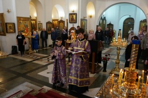 Игумен Нестор (Болков ) в Великий Четверг совершил Литургию в Богоявленском мужском монастыре города Челябинска ., 