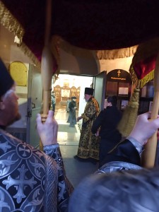 В Богоявленском мужском монастыре совершили Великую Утреню Субботы с чином погребения Плащаницы Господа Иисуса Христа., 