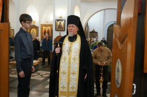 В Богоявленском мужском монастыре совершили великое повечерие с литией и утреню с полиелеем в Богоявленском мужском монастыре., 