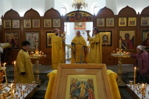 В Богоявленском епархиальном мужском монастыре города Челябинска совершили Божественную Литургию., 