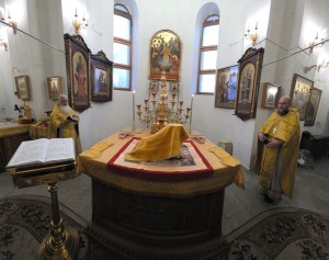 4 января 2026 года Игумен Нестор (Болков ) возглавил Воскресную Божественную Литургию в Богоявленском епархиальном мужском монастыре., 