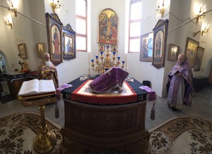 В Неделю 5-ю Великого поста Игумен Нестор (Болков) возглавил Божественную Литургию в Богоявленском мужском монастыре города Челябинска., 