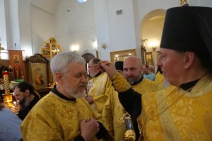 В канун 7-й Недели по Пятидесятнице Игумен Нестор возглавил всенощное бдение с литией в Богоявленском мужском монастыре Челябинска., 