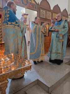 В праздник Сретения Господня в Богоявленском мужском монастыре города Челябинска совершили Божественную Литургию., 