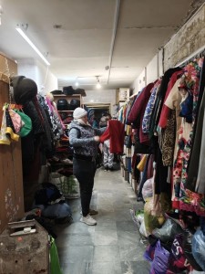 В Богоявленском  мужском монастыре  состоялась  благотворительная раздача одежды и обуви., 