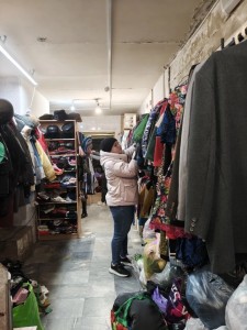 В Богоявленском  мужском монастыре  состоялась  благотворительная раздача одежды и обуви., 