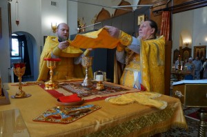 В Богоявленском епархиальном мужском монастыре города Челябинска совершили Божественную Литургию., 