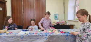 5 апреля 2026 года в Воскресной школе Богоявленского мужского монастыря провели уроки "Творчества" для младшей группы на темы: "Святые иконы"., 