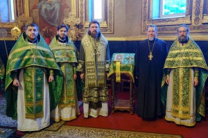 Настоятель Богоявленского мужского монастыря города Челябинска игумен Нестор (Болков)с клириками мужской обители принял участие в Божественной Литургии в Свято- Симеоновском Кафедральном соборе., 