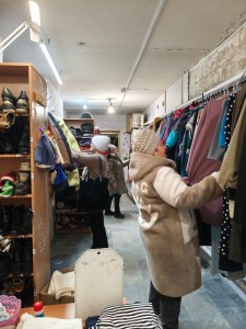 В Богоявленском  мужском монастыре  состоялась  благотворительная раздача одежды и обуви., 