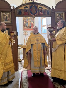 В Неделю 1-ю по Пятидесятнице,  Игумен Нестор (Болков ) возглавил Литургию в Богоявленском мужском монастыре Челябинска., 