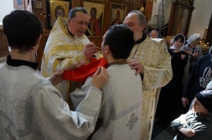 В Богоявленском мужском монастыре в Великую Субботу совершили Вечерню в соединение с Литургией., 