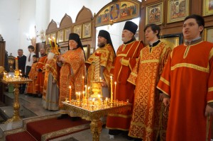 В Светлое Христово Воскресение Игумен Нестор (Болков ) совершил Литургию в Богоявленском мужском монастыре., 