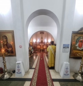 В канун празднования Собора Московских святителей Игумен Нестор совершил всенощное бдение в Богоявленском мужском монастыре., 