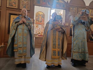 В праздник Сретения Господня в Богоявленском мужском монастыре города Челябинска совершили Божественную Литургию., 