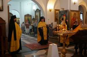 В канун 5-й Недели по Пятидесятнице Игумен Нестор возглавил всенощное бдение с литией в Богоявленском мужском монастыре Челябинска., 