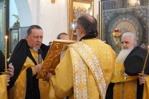 В канун 5-й Недели по Пятидесятнице Игумен Нестор возглавил всенощное бдение с литией в Богоявленском мужском монастыре Челябинска., 