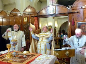 В Богоявленском епархиальном мужском монастыре Игумен Нестор (Болков ) совершил Божественную Литургию в соединение с Великой вечерней(с чтением 8-ми паремий), Навечерие Рождества Христова (Рождественский сочельник)., 