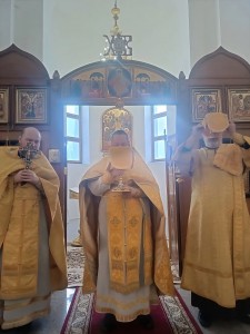 В Богоявленском мужском монастыре города Челябинска совершили Божественную Литургию., 