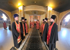 Настоятель Богоявленского мужского монастыря Челябинска Игумен Нестор (Болков) с клириками мужского монастыря принял участие  в всенощном бдении в Свято-Симеоновском кафедральном Соборе ., 
