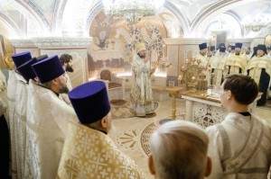 Настоятель Богоявленского мужского монастыря города Челябинска игумен Нестор (Болков)с клириками мужской обители принял участие в  Великой вечерни в нижнем храме Христорождественского кафедрального собора города Челябинска ., 