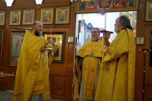 В день празднования Собора новомучеников и исповедников Церкви Русской, а также в Неделю о блудном  сыне, в Богоявленском мужском монастыре совершили Божественную Литургию ., 