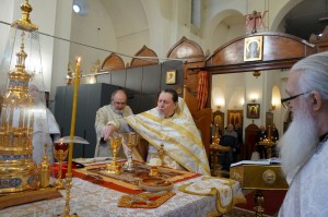 В Богоявленском мужском монастыре  совершили   Божественную Литургию  святителя Иоанна Златоуста в Неделю 33-ю по Пятидесятнице., 