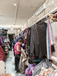 26 апреля 2026 года, в Неделю 3-ю по Пасхе и памяти святых жен-мироносиц, в рамках социального проекта «ДАР»,  в Богоявленском мужском монастыре города Челябинска, состоялась благотворительная  раздача одежды и обуви прихожанам святой обители  и жителям , 