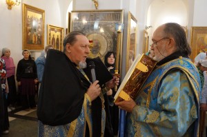 В канун праздника Успения Пресвятой Богородицы Игумен Нестор (Болков ) возглавил всенощное бдение в Богоявленском мужском монастыре Челябинска., 