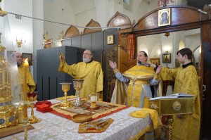 В день празднования Собора новомучеников и исповедников Церкви Русской, а также в Неделю о блудном  сыне, в Богоявленском мужском монастыре совершили Божественную Литургию ., 