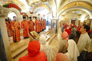 Настоятель Богоявленского мужского монастыря Челябинска Игумен Нестор (Болков)с клириками Богоявленского мужского монастыря принял участие  в Божественной Литургии в кафедральном  Соборе города Челябинска ., 